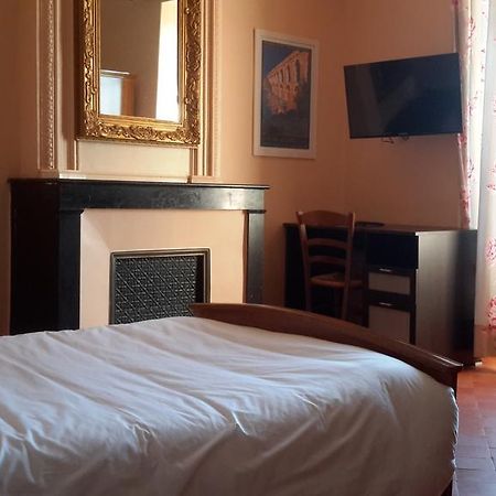 Auberge Le Bistrot De Lussan Lussan  Dış mekan fotoğraf