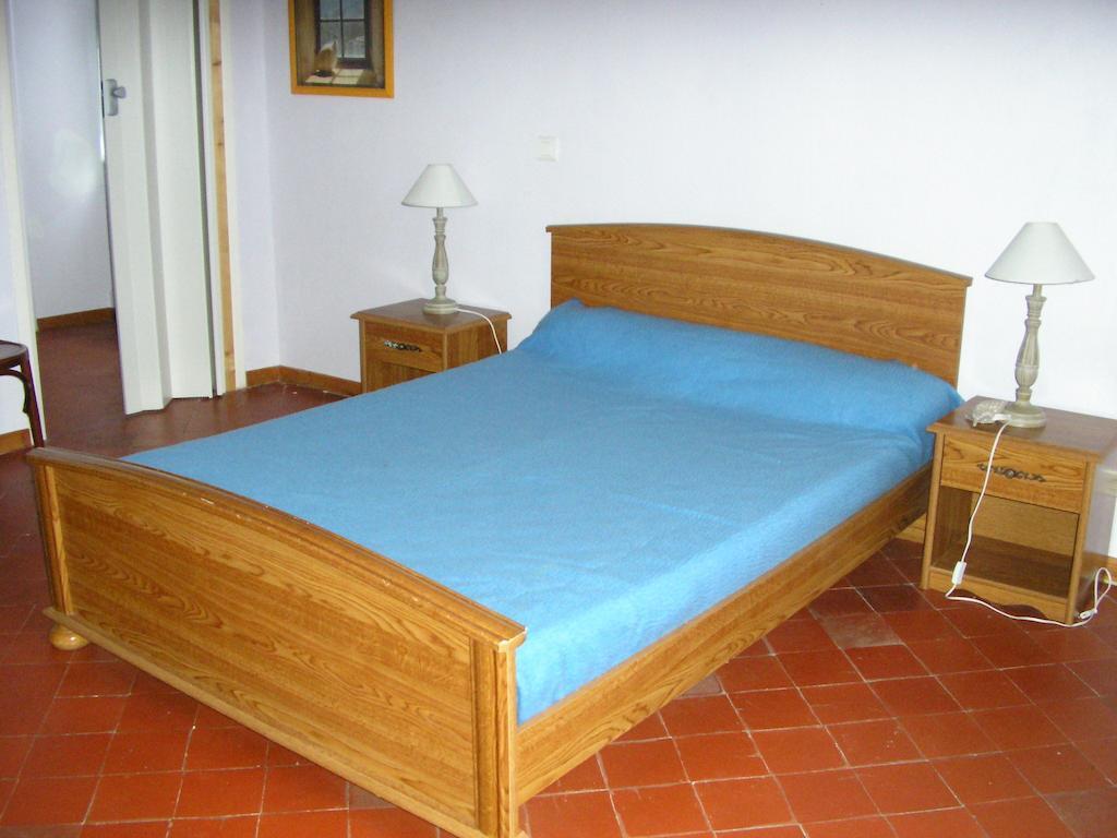 Auberge Le Bistrot De Lussan Lussan  Oda fotoğraf